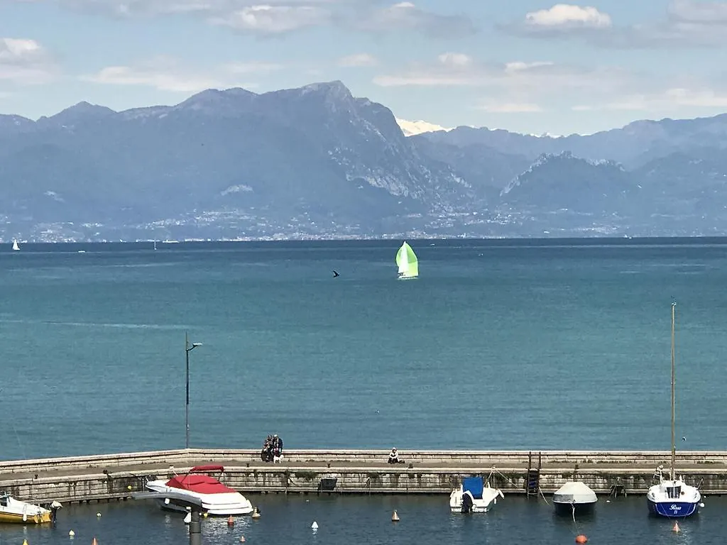 Riviera Carducci Rooms Peschiera del Garda 3*,