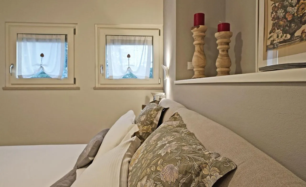 Riviera Carducci Rooms Peschiera del Garda 3*,  Italy